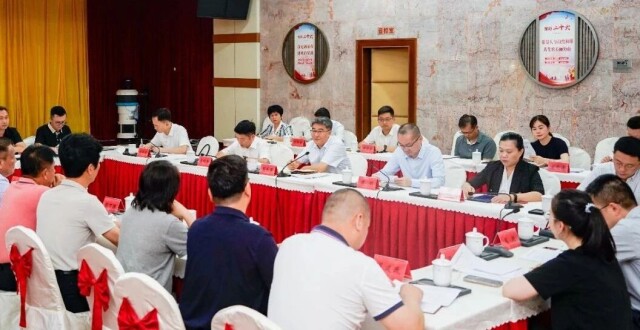 周长强在市民营企业座谈会上强调 建立激励机制 主动靠前服务 携手共进实现以商招商 惠商安商 陈明主持_腾讯新闻