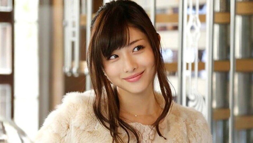 “娇妻”流水线上 躺满绝望主妇！性商之下 热钱涌动…