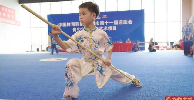 “什么刀枪棍棒 他都耍得有模有样”_腾讯新闻