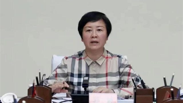 "70后"郑敏任新疆昌吉州代州长,早年当过高中物理老师