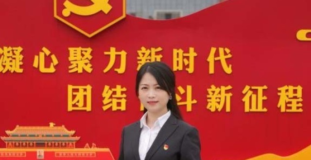 湖南机电职院李丹：一片丹心育桃李，三尺讲台写春秋_腾讯新闻