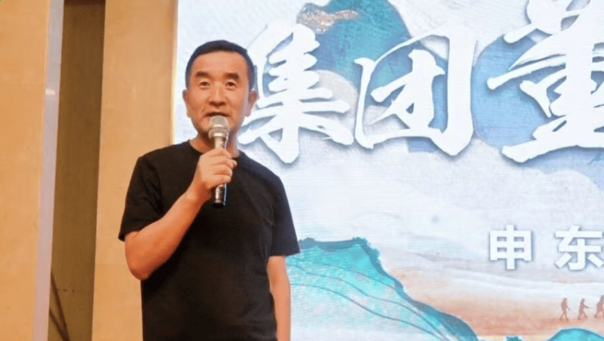 崔永元怒怼娱乐圈“大小合同” 法律专家这样解释