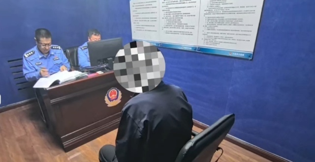 司机高速逆行500米被罚