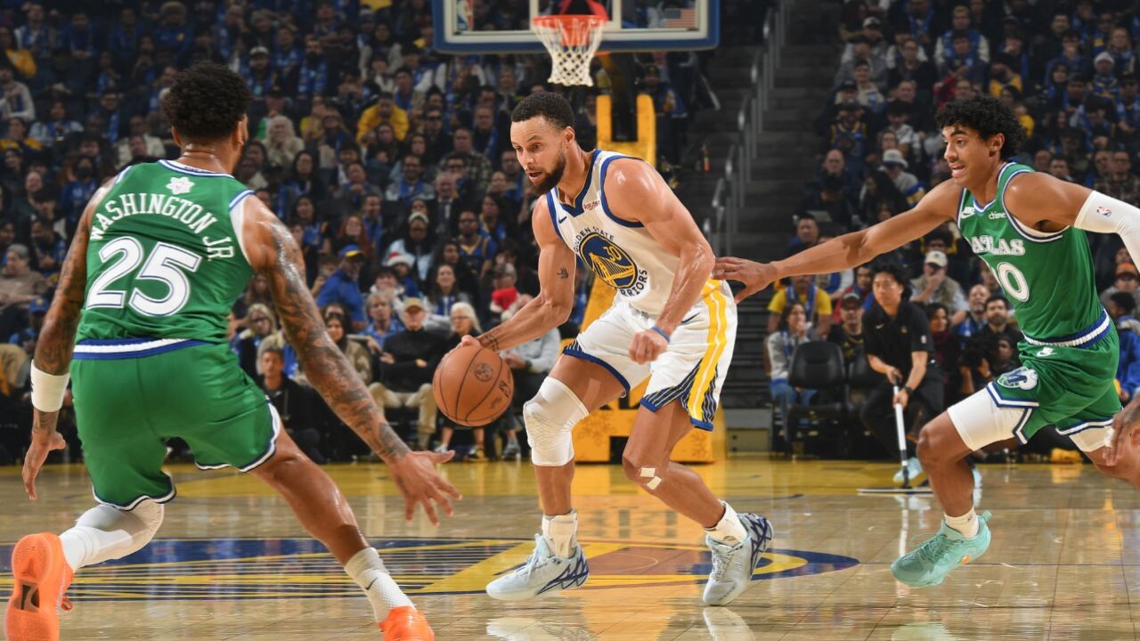 水花兄弟圣诞大战场上再重逢，库里：永远习惯不了-腾讯新闻