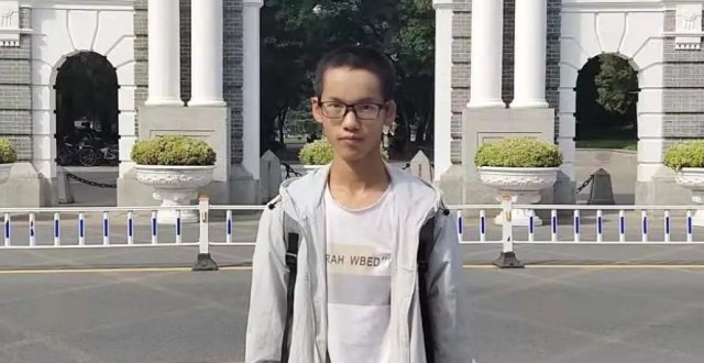 在工地收到清华录取通知书的林万东，准备回云南当公务员了_腾讯新闻