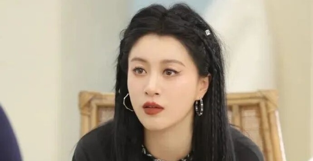 歌手李嘉格官宣离婚后，新恋情曝光！本人回应_腾讯新闻