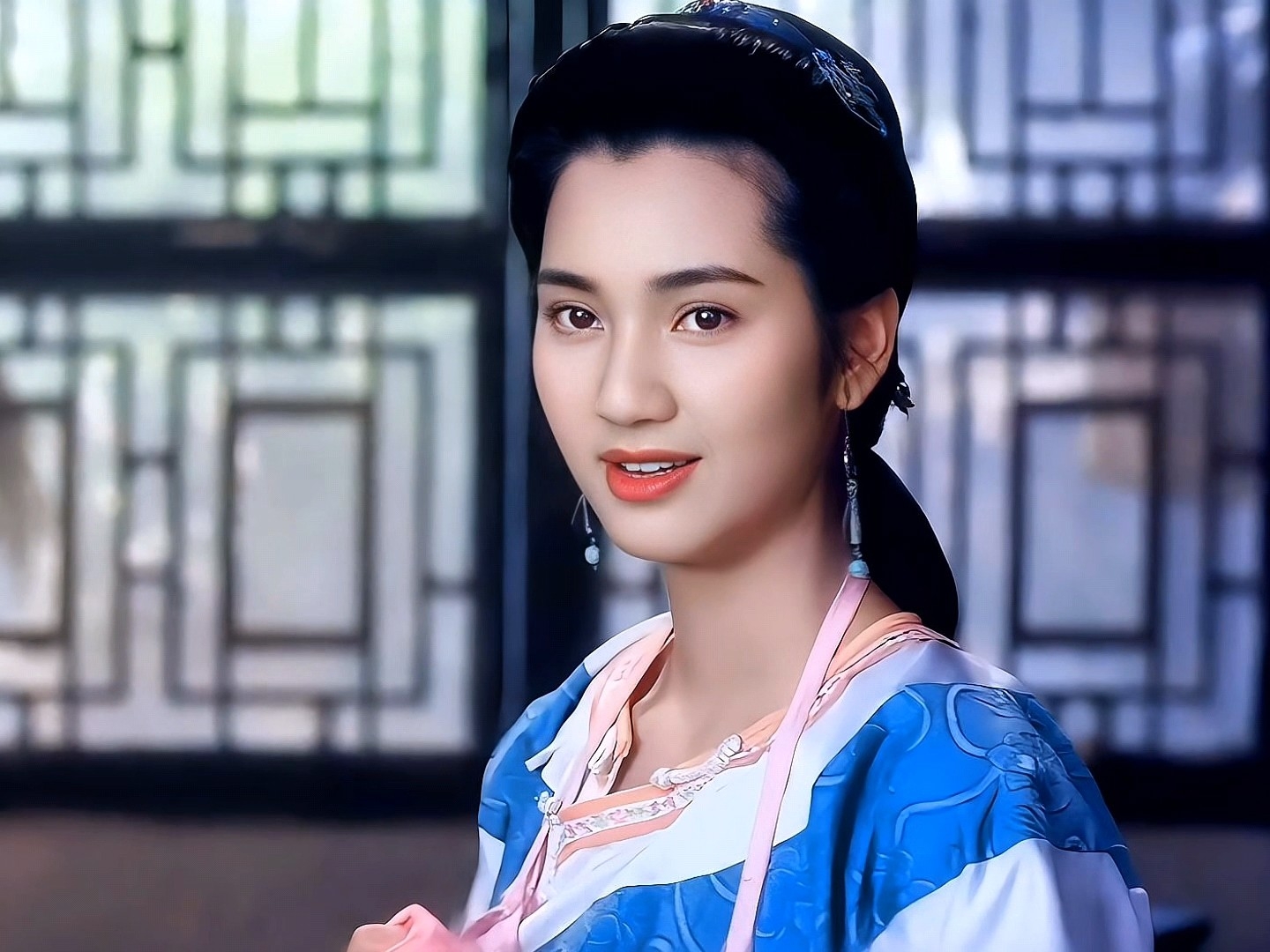 于正拍的洪欣vs别人拍的洪欣,没有对比就没有伤害!