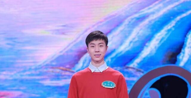从中国诗词大会全国季军到“新时代好少年”，黄石少年陈秋实，好样的！_腾讯新闻