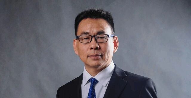 刘胜院士：AI芯片必须同时满足“算得快”与“传得快”_腾讯新闻