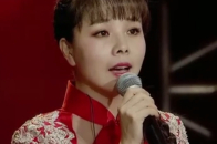 王二妮带来歌曲《东方红》，歌词质朴情感真挚，唱出了对毛主席的深情爱戴_腾讯新闻