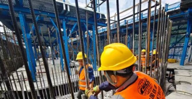 “五一”坚守 宜涪高铁重庆段开足马力建设_腾讯新闻