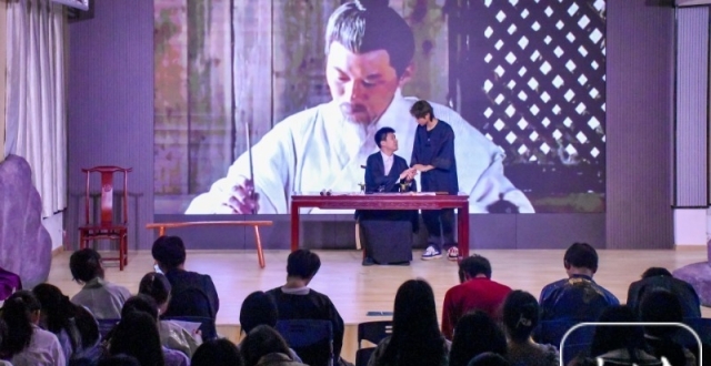 19名师生演员 安徽一高校原创话剧展演_腾讯新闻