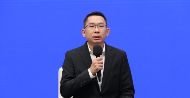 仲裁员张毅：在办理案件过程中感受到强大祖国是企业“走出去”最可靠的保障_腾讯新闻