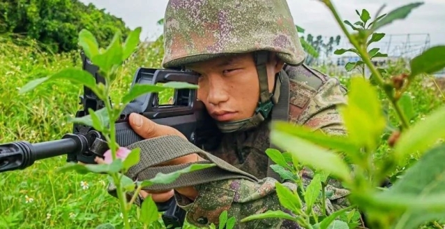 “侦察尖兵”，半年内3次登台领奖！_腾讯新闻