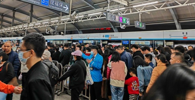 深圳地铁3号线即将迎来信号系统更新改造，每周日推迟运营起始时间_腾讯新闻