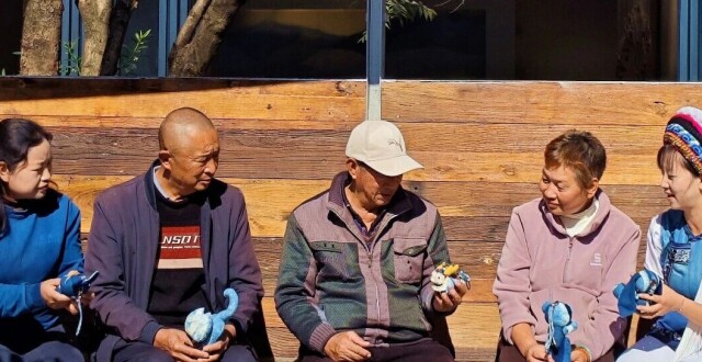 苍山蓝、洱海白，张翰敏为扎染“续”新篇_腾讯新闻