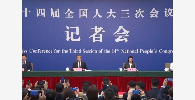 外交主题记者会丨王毅：2025年元首外交将迎来新的高光时刻_腾讯新闻