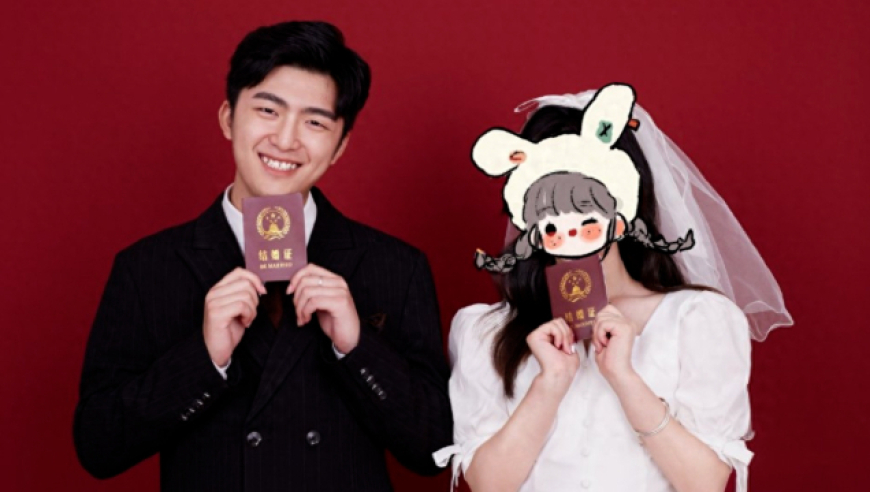 22岁男星刚过法定年龄就结婚,晒与妻子甜蜜照片