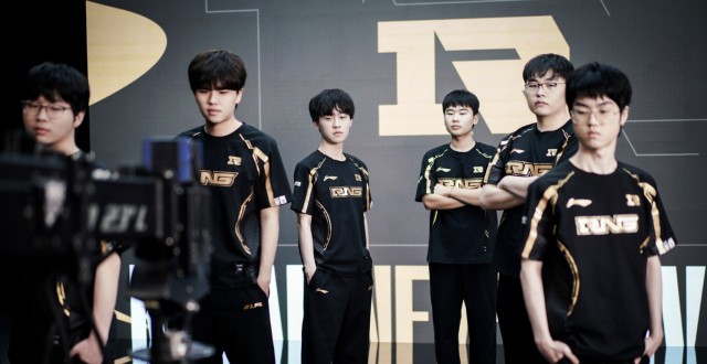 RNG2-0击败UP，拿下第2胜！hacker狂失误，呼吸贾克斯无敌_腾讯新闻