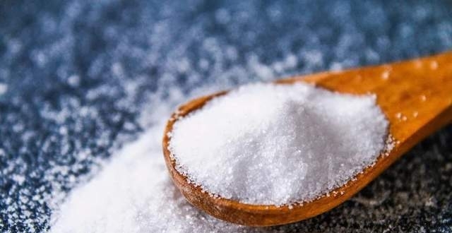 买食用盐，“精盐”和“海盐”该怎么选？加碘盐和无碘盐哪个更好？_腾讯新闻