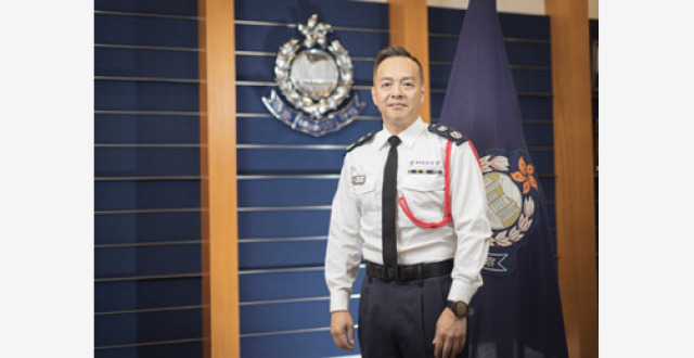 周一鸣接任香港特区警务处处长，萧泽颐退休_腾讯新闻