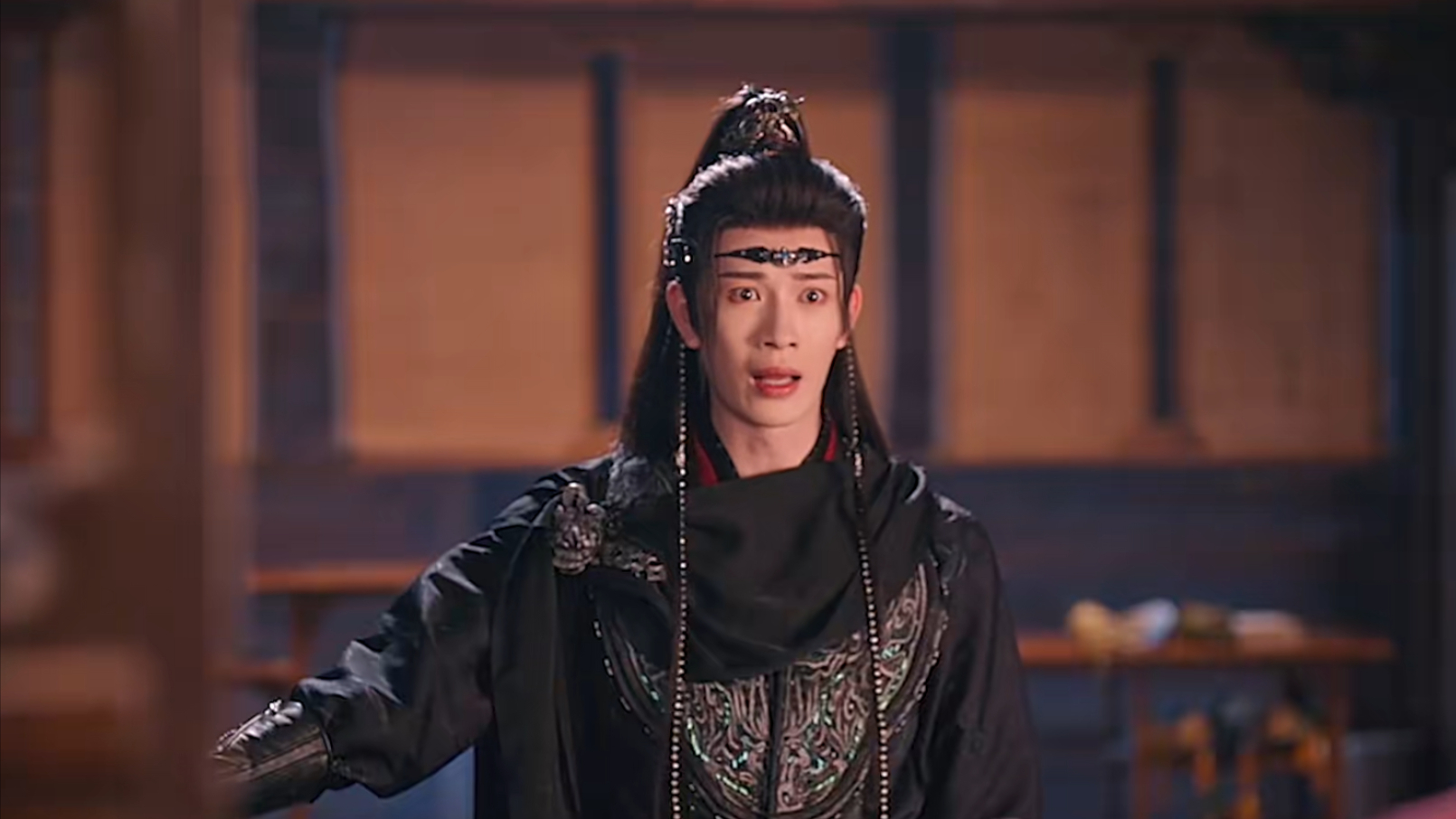 《锦月令》为了工作当变态，又当搓澡工，到头来发现自己是个小丑！ _腾讯新闻