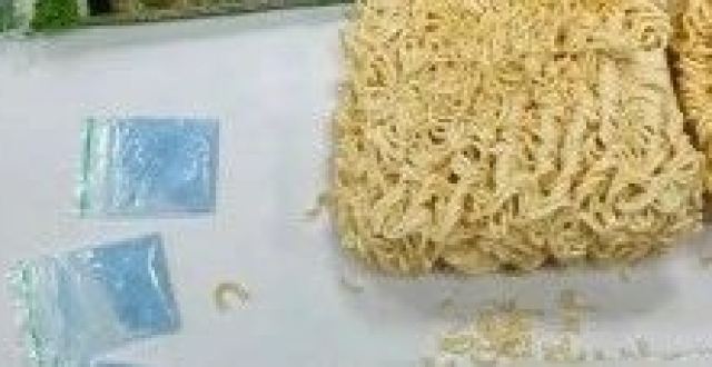 方便面被加“料”，当心有“毒”！_腾讯新闻