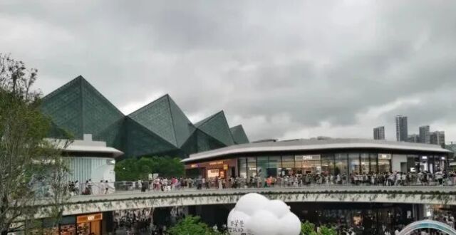 深圳又一座“现象级”商业综合体来了，大运天地正式开业_腾讯新闻
