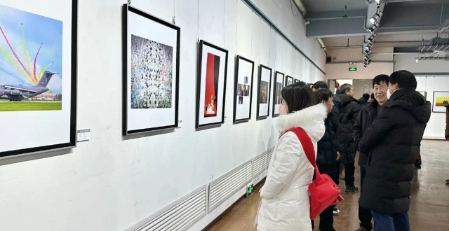 第二十四届延边摄影艺术展开展_腾讯新闻