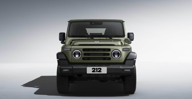 为情怀买单？全新硬派SUV 212 T01上市 售价13.99万元起_腾讯新闻