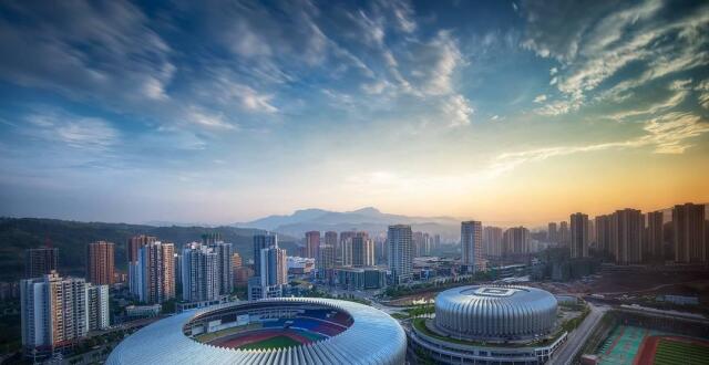 重庆綦江：构建“2+4”产业集群，打造区域中心城市经济支撑丨扛起新使命 区县谈落实_腾讯新闻