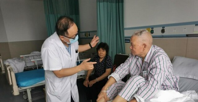 走近岳阳市人民医院孔德顺医生的一天_腾讯新闻