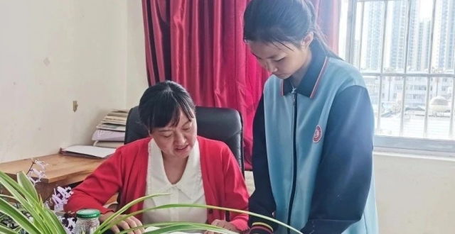 九月师说 | 杨海燕：不放弃任何一个学生，努力挖掘孩子们的闪光点_腾讯新闻