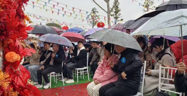 衡阳一镇春节相亲会超百人报名，00后女村支书和同村小伙一见钟情，有大叔公开找女婿缩略图