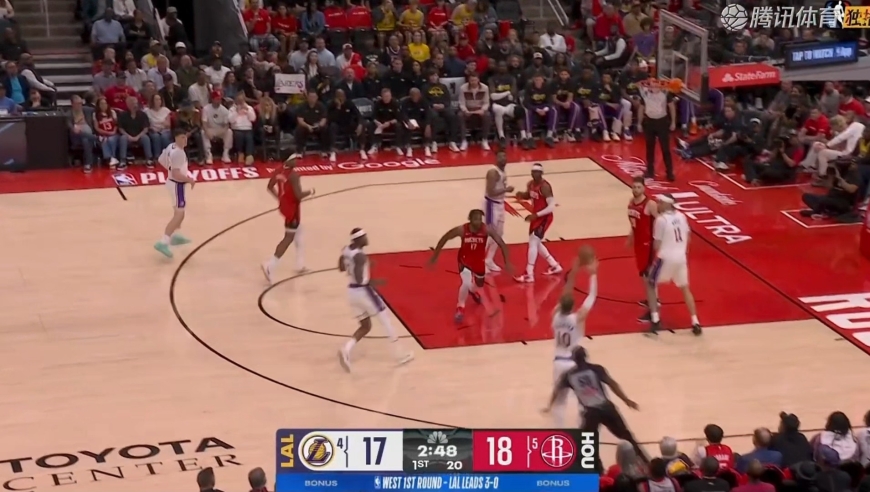 NBA常规赛：热火114-128猛龙丨这助攻算篮筐！米切尔传球意外砸篮板 韦尔错进错出扣空篮得手_腾讯新闻