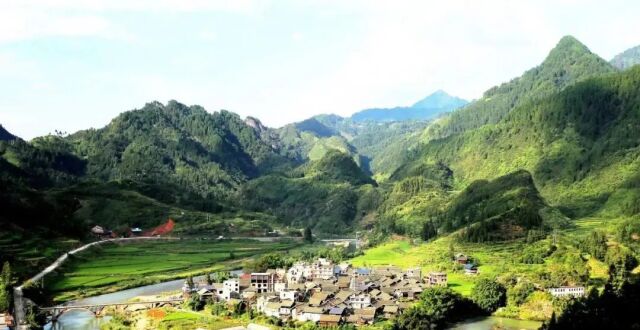 乡游黔中 · 榕江县 乐乡村丨古榕河滩枕夏梦，侗歌唤醒寨蒿河_腾讯新闻