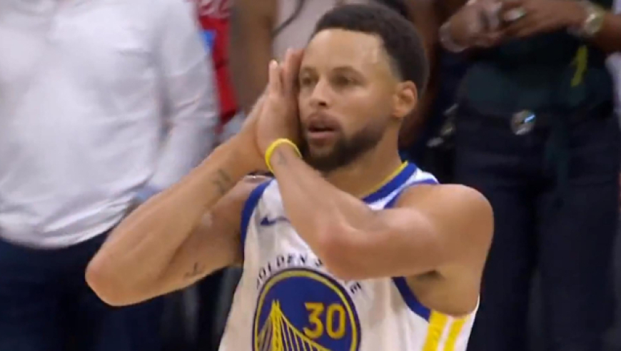 库里命中锁定胜局的三分后做出晚安庆祝动作