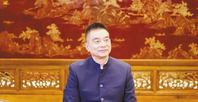 刘永好委员：研发芯片，攻克“卡脖子”_腾讯新闻