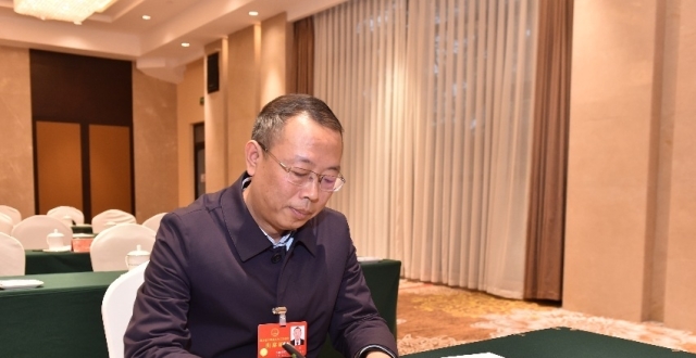 省人大代表陈波：加大对欠发达地区支持力度 深入开展城市有机更新工作_腾讯新闻
