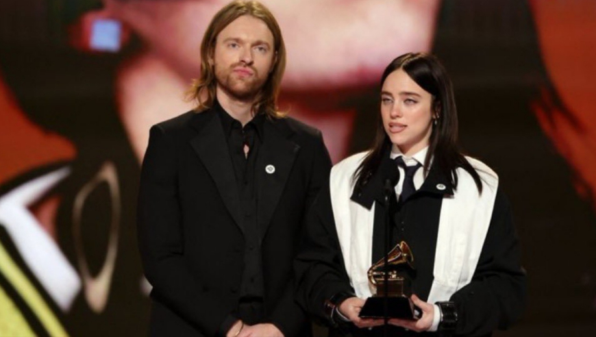 第68届格莱美年度歌曲：Billie Eilish《WILDFLOWER》，网友：神专还在发力