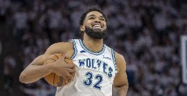 狼队领先掘金26分 创近32年季后赛一队客战卫冕冠军半场最大领先_腾讯新闻