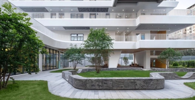 超豪华配置！深圳这所学校院士领衔、名师云集，更以教育家精神办教育！_腾讯新闻