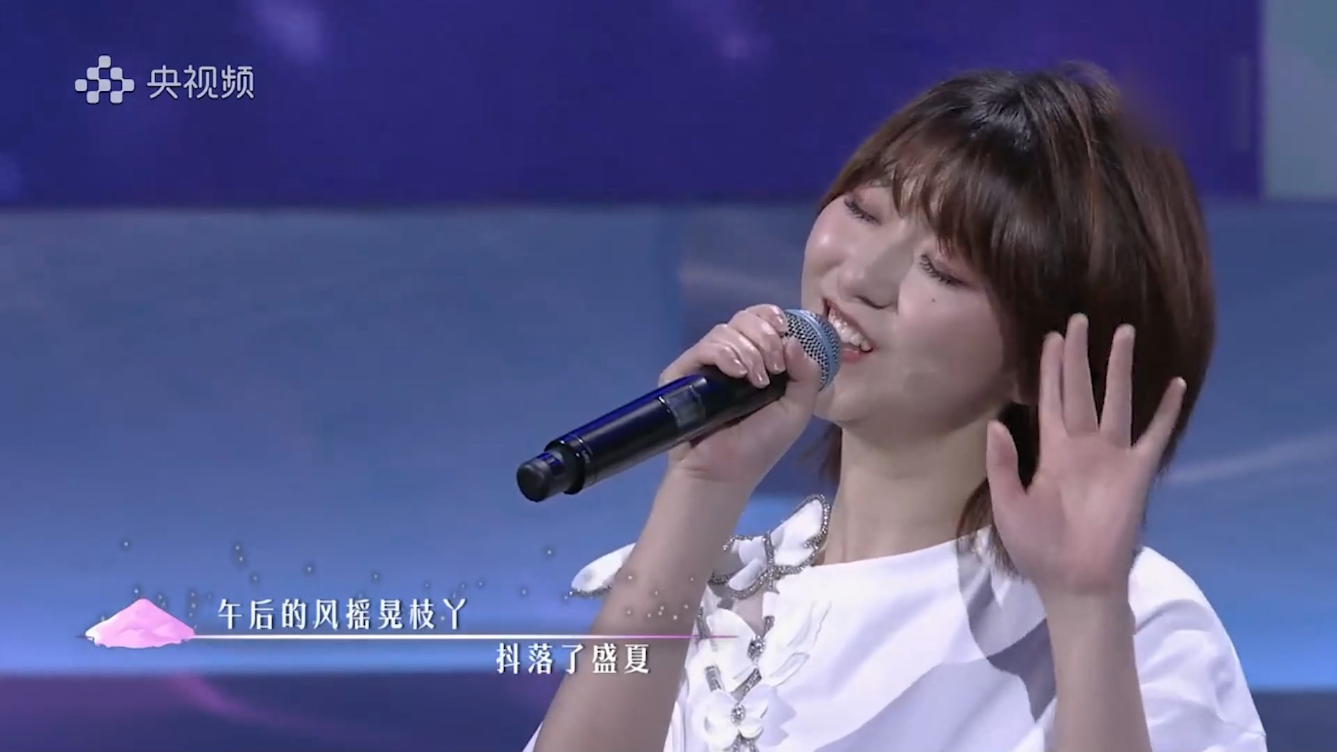 杨曦、汪睿演唱《画沙》，一唱一和像撒糖，和声里藏着温柔感_腾讯新闻