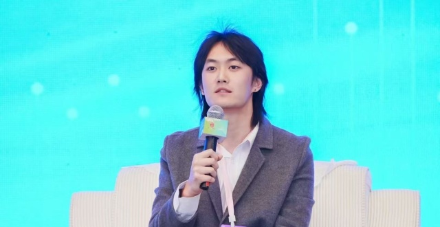 放言“超越雷军”的武大在读硕士回应：不是搞噱头，核心很低调，大模型非常适合年轻人创业_腾讯新闻