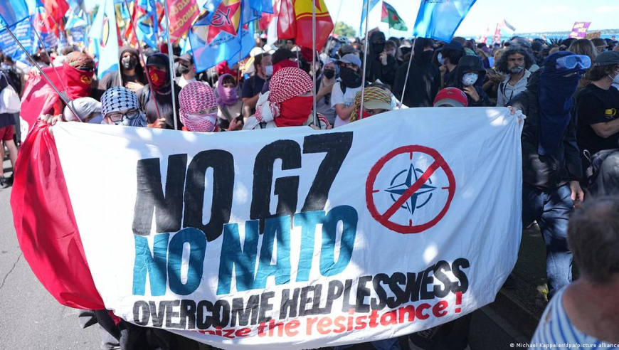 G7峰会前夕，大批抗议者在举办地周边城市示威，反对峰会召开