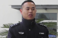 女子遭遇诈骗，民警挽损九万，现场画面_腾讯新闻