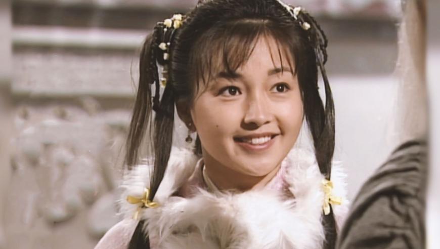 “千面女郎”叶童，和赵雅芝登上蛇年春晚，引起一波回忆杀，丁克至今无儿无女_腾讯新闻