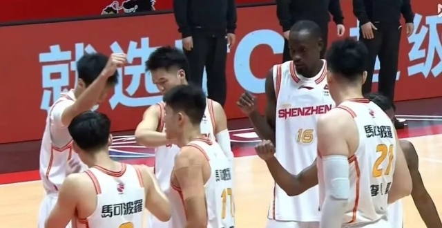 深圳男篮战胜江苏男篮