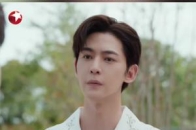 乔琳前男友林涛来到乔琳家楼下堵她，求复合，乔琳百般拒绝，但对方死缠烂打，于一鸣及时出现，关键时刻，于一鸣直球告白，乔琳和林涛瞬间傻眼！_腾讯新闻