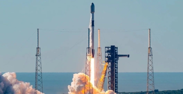 SpaceX全新箭体发射187批星链卫星，曾遭遇渗水问题_腾讯新闻